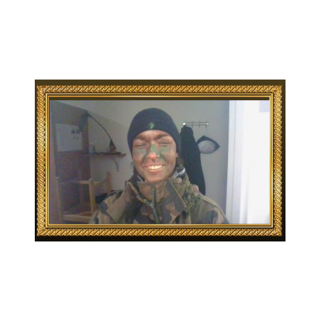 Tableau doré melangeant style louis 14 avec les années 2025